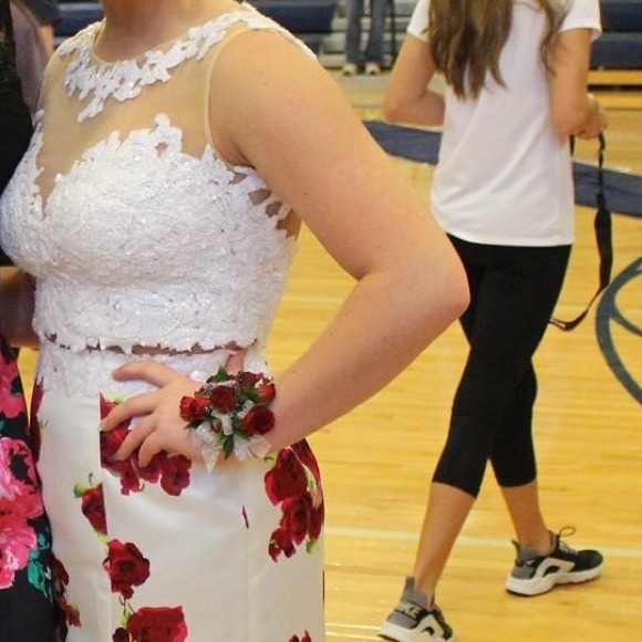 Prom Dress - Picture 2 of 3